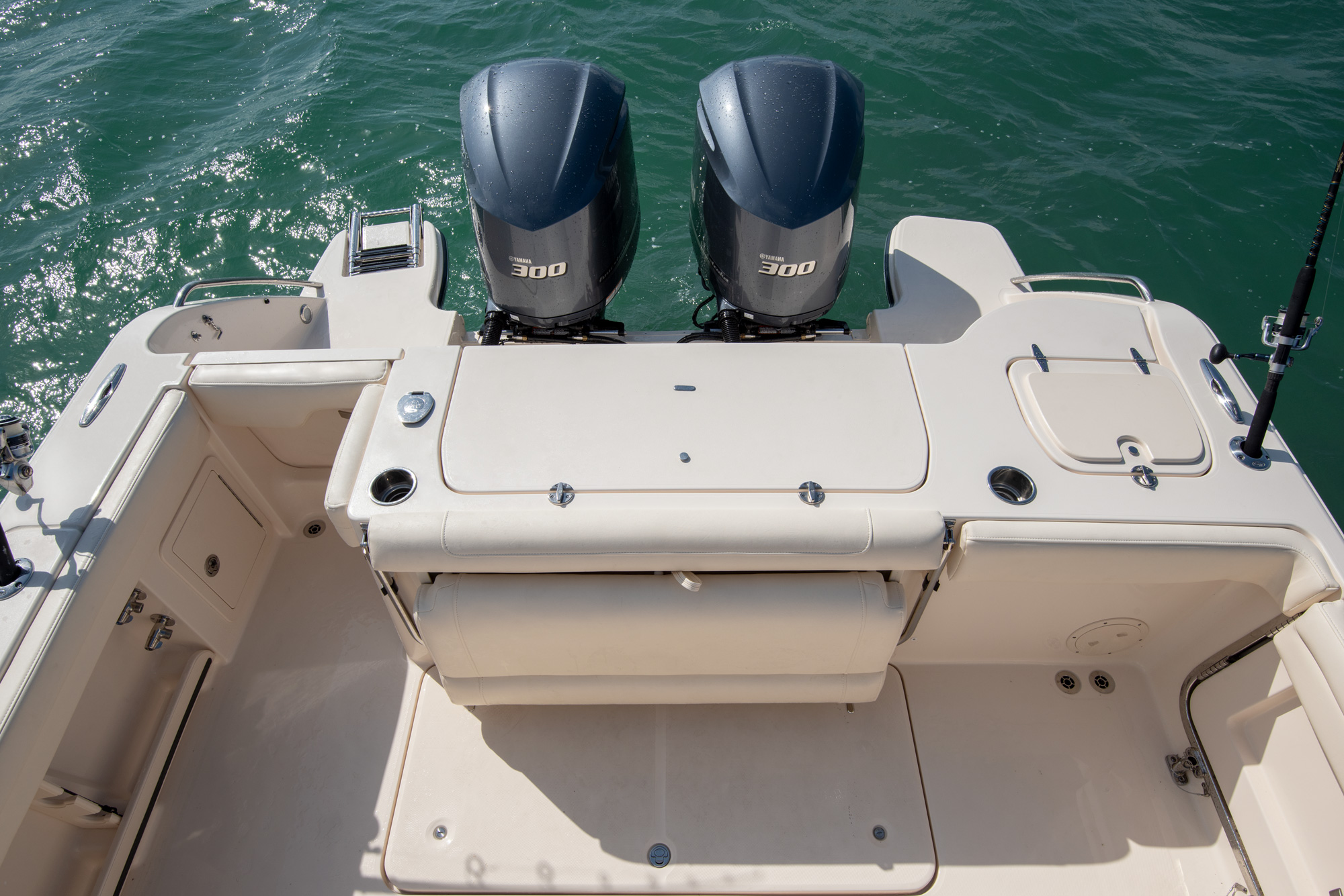Grady White Center Console Boat Outboard engines