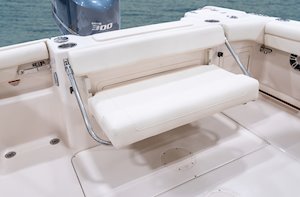 Grady-White Freedom 255 25-foot dual console boat aft bench seat