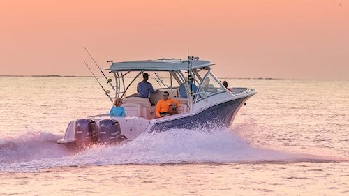 2022 Boat Buyers Guide: <em>Freedom 325</em>