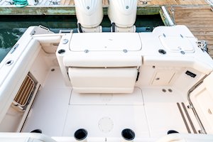 Grady-White Canyon 271 27-foot center console cockpit overall